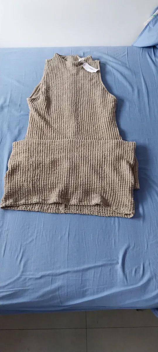 Vestido midi beige tejido