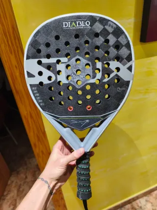 Pala de pádel Diablo Revolution 2