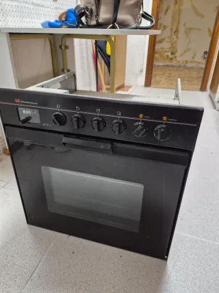 Horno y vitrocerámica Westinghouse