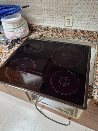 Horno y vitrocerámica Westinghouse