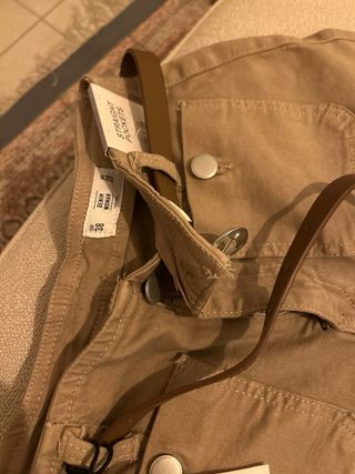 Pantalón beige Lefties