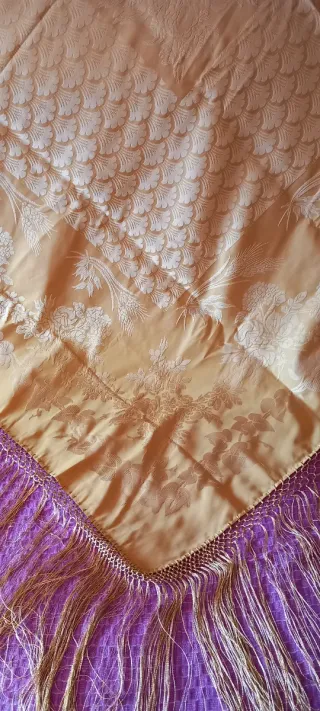 Manton Regional mostaza 1.40x1.40cm Sin Estrenar