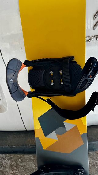 Tabla Snow BURTON 1,47m con Fijaciones TIJUANA