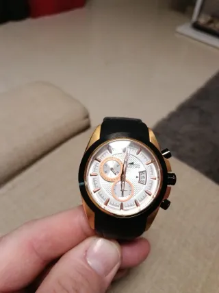 Reloj Lotus Cronógrafo Negro y Dorado