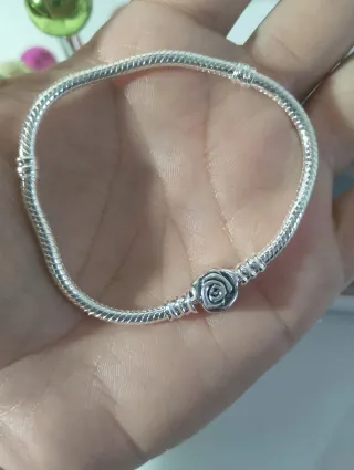 Pulsera Pandora 18 cm. Se entrega con su caja