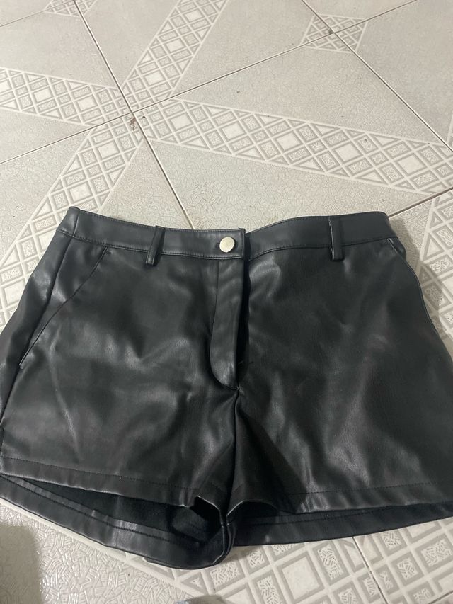 Pantalones cortos cuero negro Talla S
