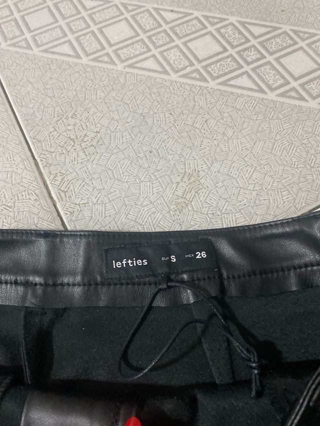 Pantalones cortos cuero negro Talla S