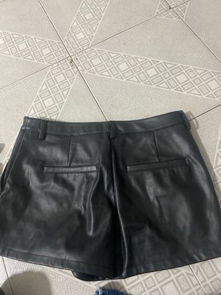 Pantalones cortos cuero negro Talla S