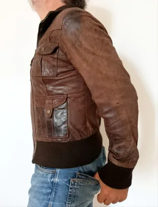 Bomber Cuero Auténtico S/M. Medidas indicadas