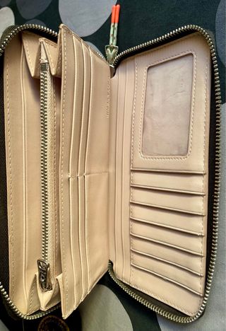 Cartera grande Bimba y Lola negra.