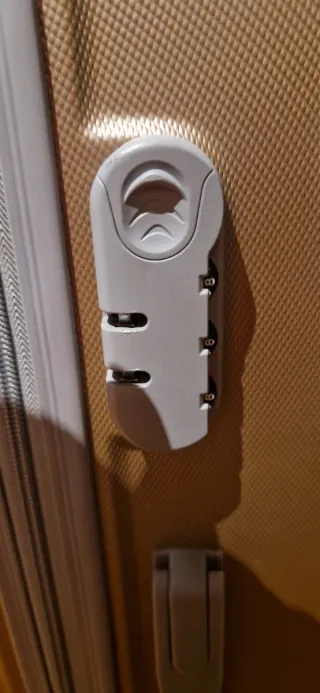 Maleta rígida rosa 104L marca ormi