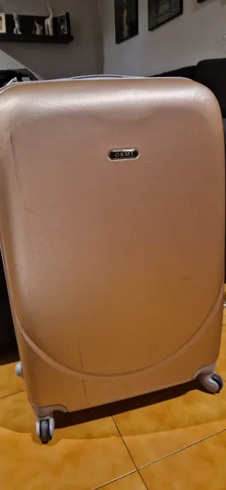 Maleta rígida rosa 104L marca ormi