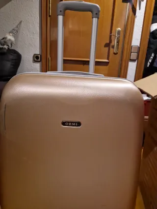 Maleta rígida rosa 104L marca ormi