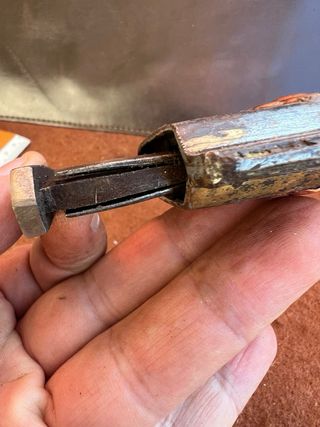 Antico lucchetto a slitta decorato con chiave