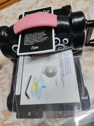 Macchina per scrapbooking e fustelle