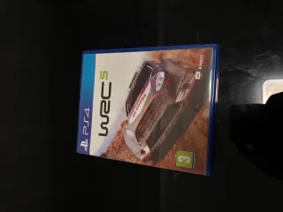 Consola Sony PS4 Slim Negra (NEGOCIABLE)