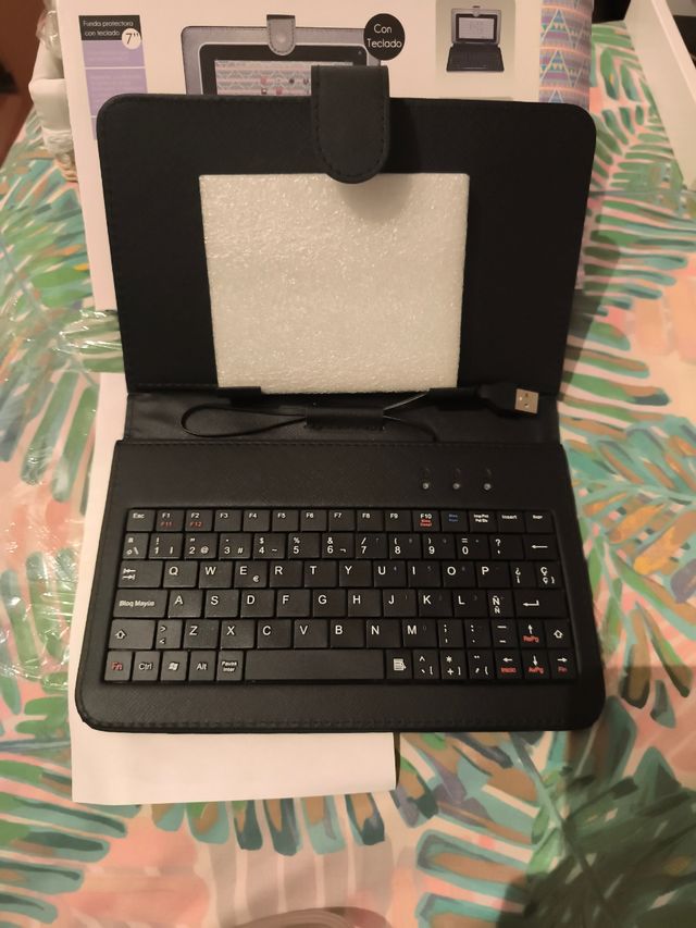 Funda Tablet 7 con Teclado