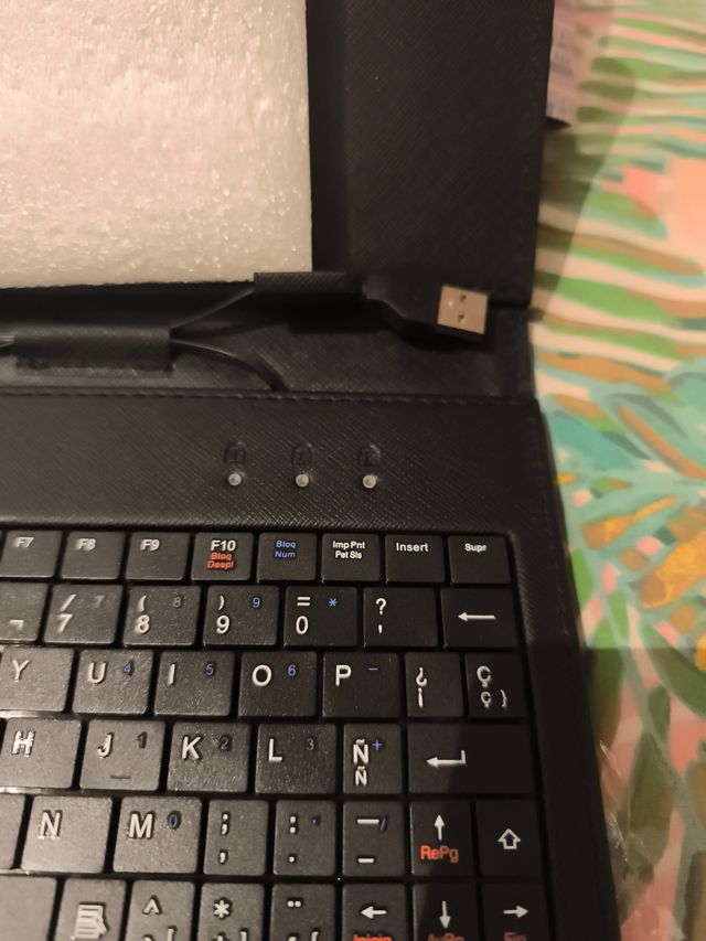 Funda Tablet 7 con Teclado