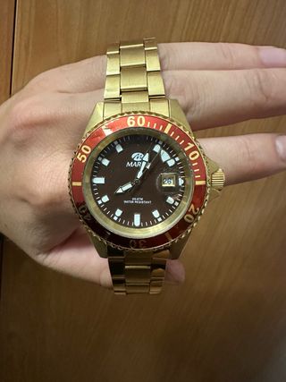 Reloj Marea Dorado con Bisel Rojo