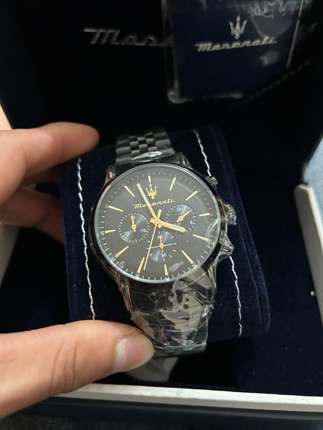 Reloj Maserati Negro y Dorado