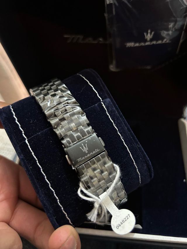 Reloj Maserati Negro y Dorado