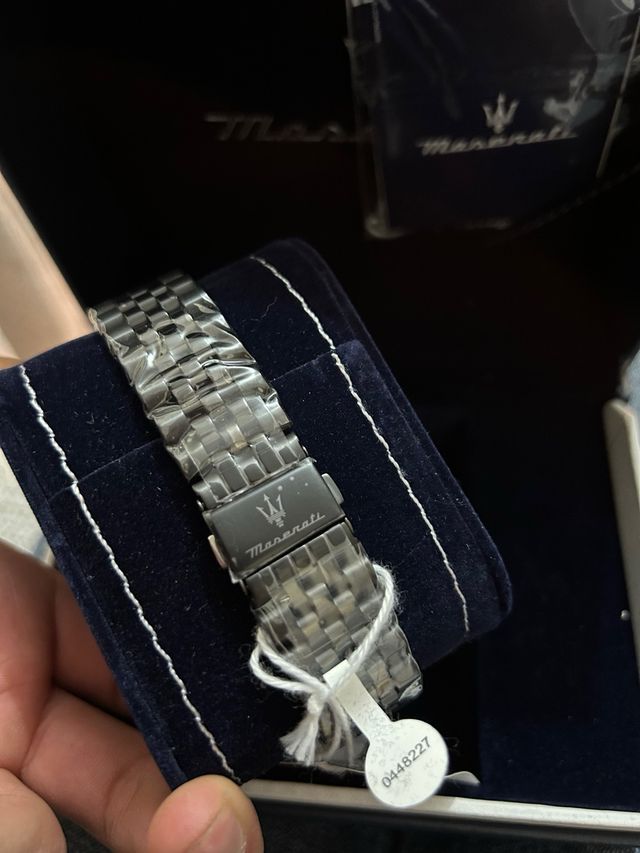 Reloj Maserati Negro y Dorado