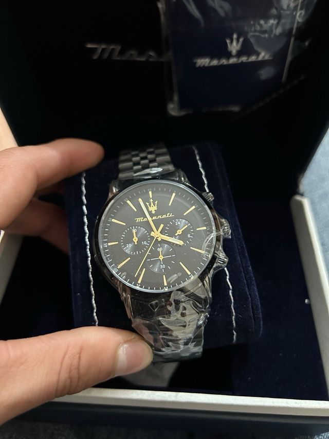 Reloj Maserati Negro y Dorado