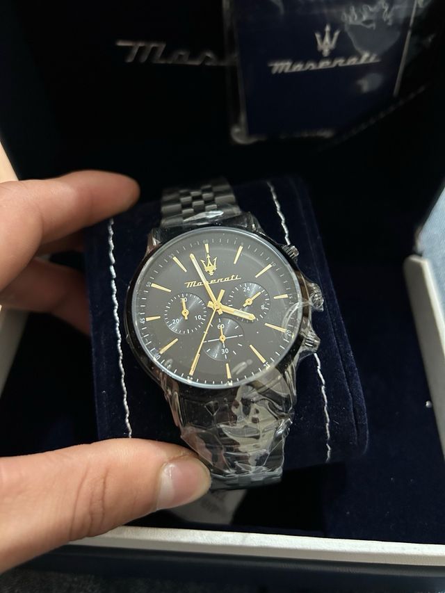 Reloj Maserati Negro y Dorado