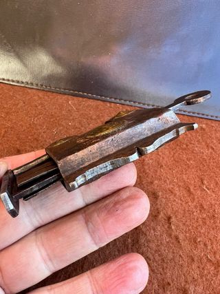 Antico lucchetto decorato con chiave