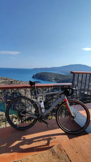 Talla L.  Bicicleta Gravel BMC URS Carbono