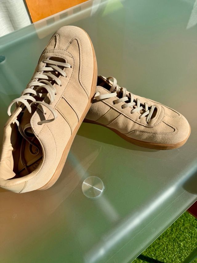 Zapatillas deportivas para hombre de color beige