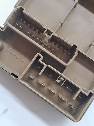 CAJA RELES / FUSIBLES SUBARU FORESTER S11 (SG)