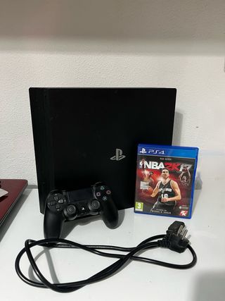 PS4 pro Negra + Juego NBA 2K17 + mando