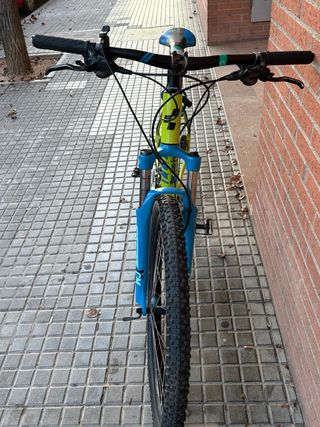 Bicicleta Cube MTB 27,5 in alluminio