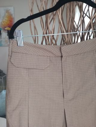 Falda Zara cuadros beige y marrón