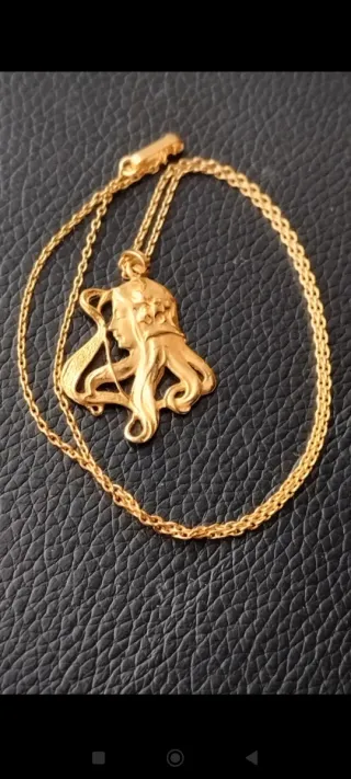 Colgante vintage mujer estilo Art Nouveau