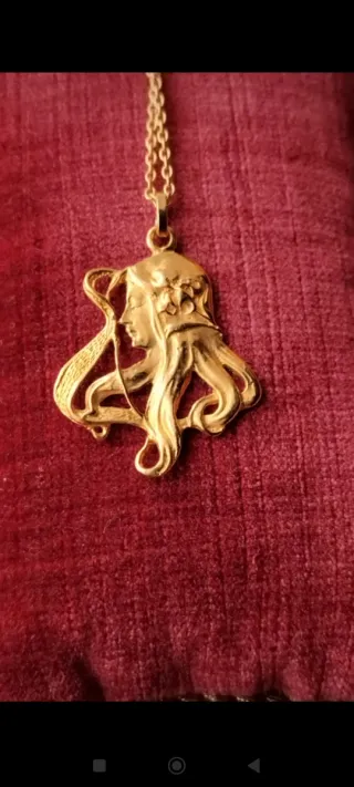 Colgante vintage mujer estilo Art Nouveau