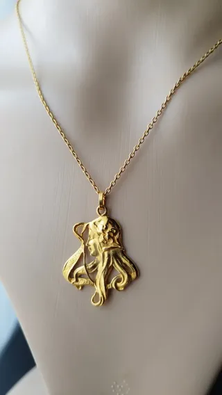 Colgante vintage mujer estilo Art Nouveau