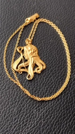 Colgante vintage mujer estilo Art Nouveau