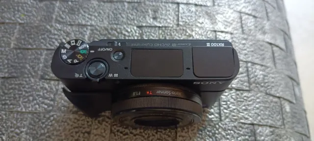 Fotocamera digitale Sony DSC-RX100 M3 nera