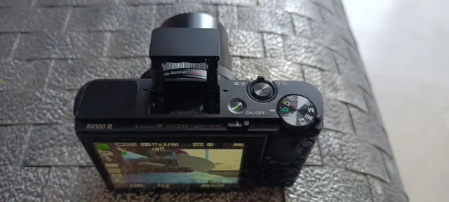 Fotocamera digitale Sony DSC-RX100 M3 nera