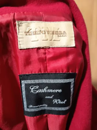 Abrigo rojo elegante