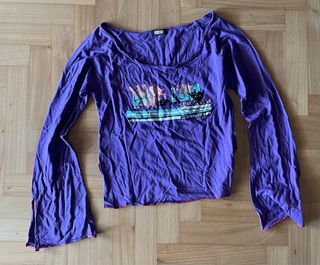 Maglia viola con stampa