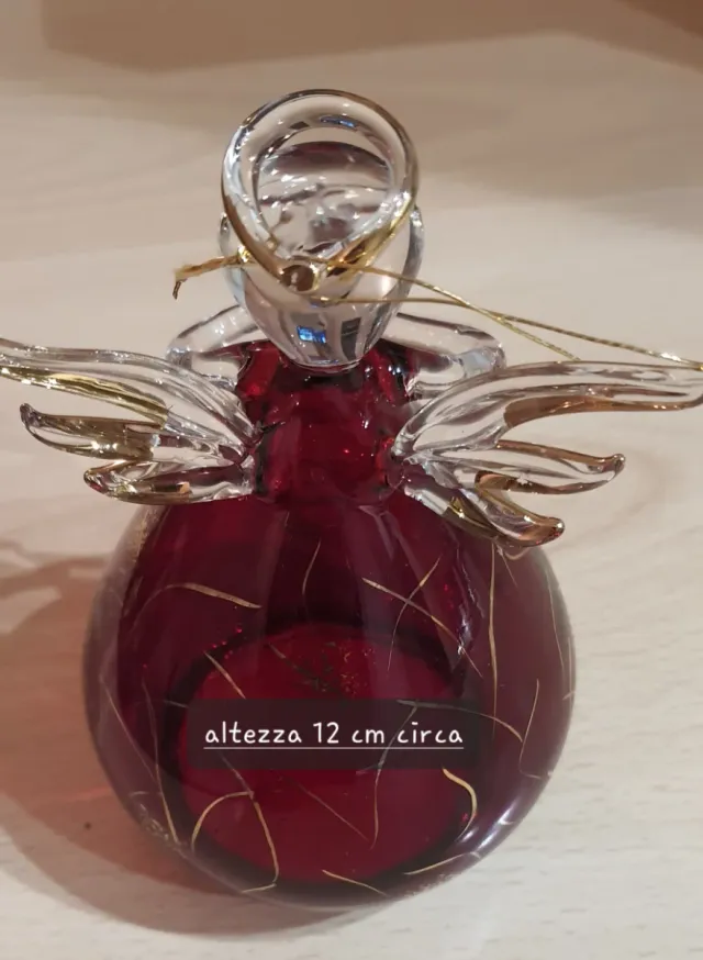 Angioletto in vetro rosso con stella