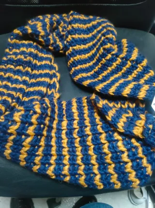 Cuello tejido mujer azul y amarillo