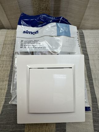Interruptor Simon 10 Conmutador Blanco