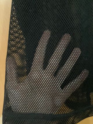 Camiseta negra de rejilla