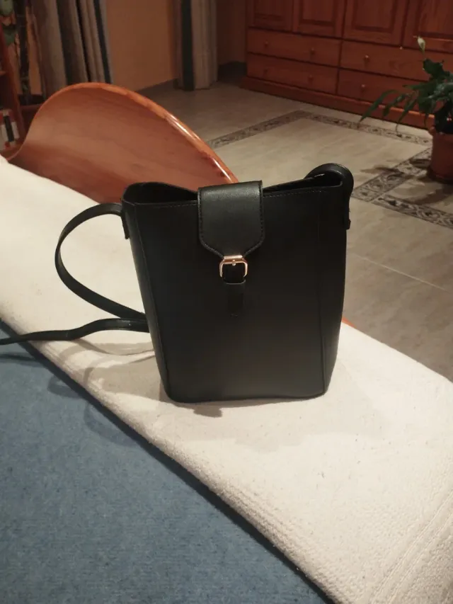 Bolso de mano negro