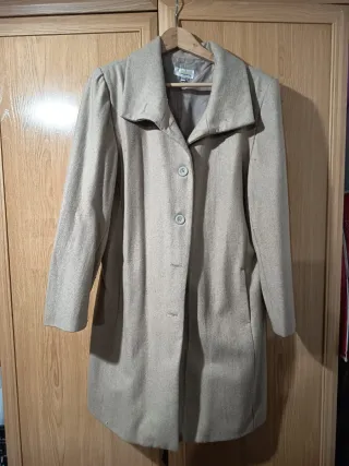 Abrigo beige elegante