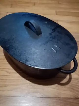 Olla de hierro forjado negra